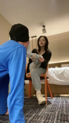 图片[5]-套路直播视频【不知名美女】逛街后强迫闻舔原味/吃袜子口水/转胯 bf24627-绳艺资料库