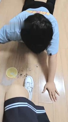 图片[8]-【奶味小仙女】萝莉主小白鞋及膝白袜-舔鞋底/踩喂食/裸足踩脚垫 bf29216-绳艺资料库